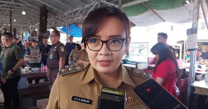 
					Sendy Rumajar Pantau Harga Pangan di Pasar Wilken Tomohon: Bahan Pokok Masih Stabil, Alhasil …