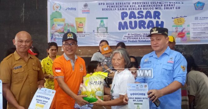 
					Senator Stefa Fasilitasi Pasar Murah di Kayuuwi dan Tombasian Atas, Warga Antusias Borong Bahan Pokok