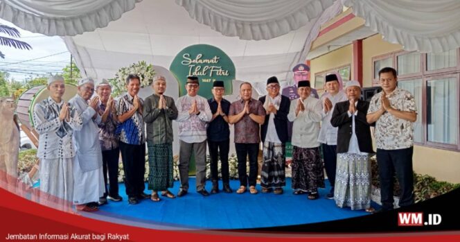 
					Hangatnya Idul Fitri di Polres Tomohon, Silaturahmi Jadi Jembatan Kebersamaan